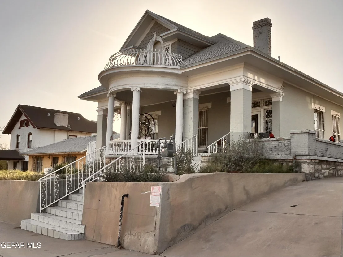 Photo of 521 RANDOLPH Drive