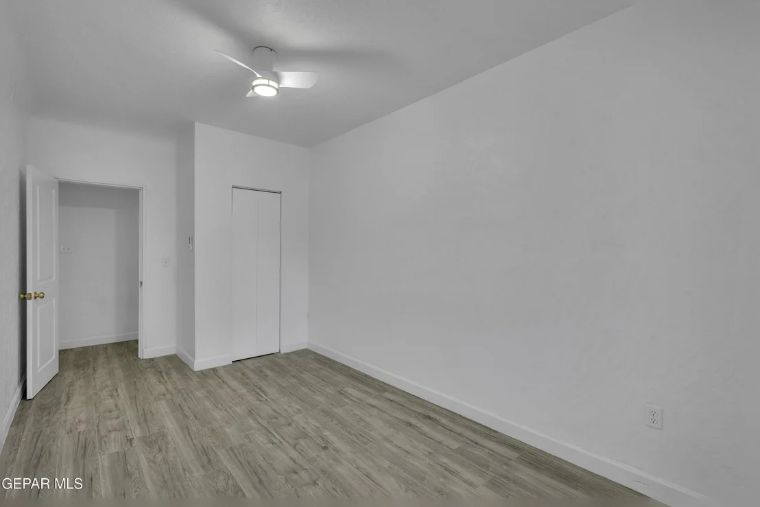 Photo of 2500 HAWLEY Circle
