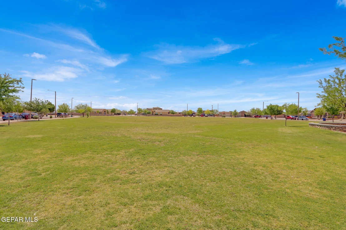 Photo of 12729 RAUL MENDIOLA Lane