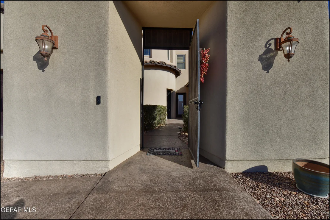 Photo of 5536 RIVER RUN Street