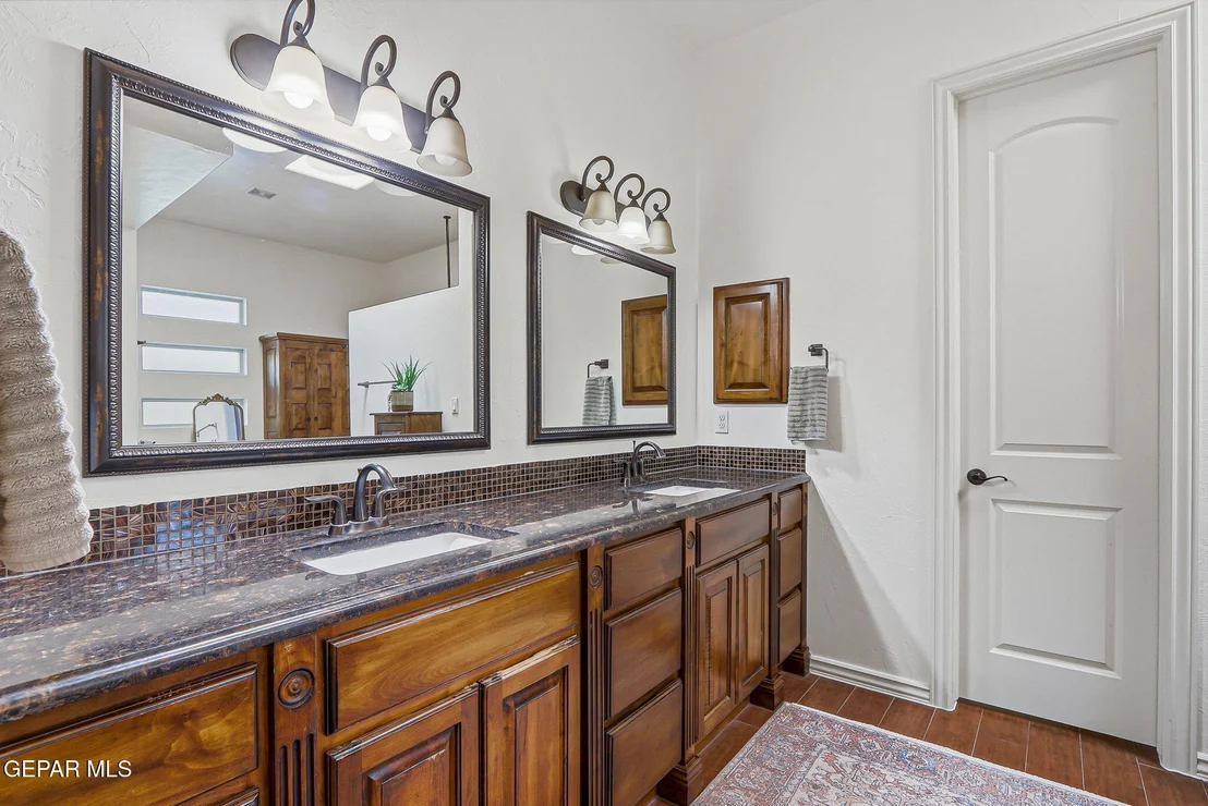 Photo of 6163 FRANKLIN DOVE Avenue