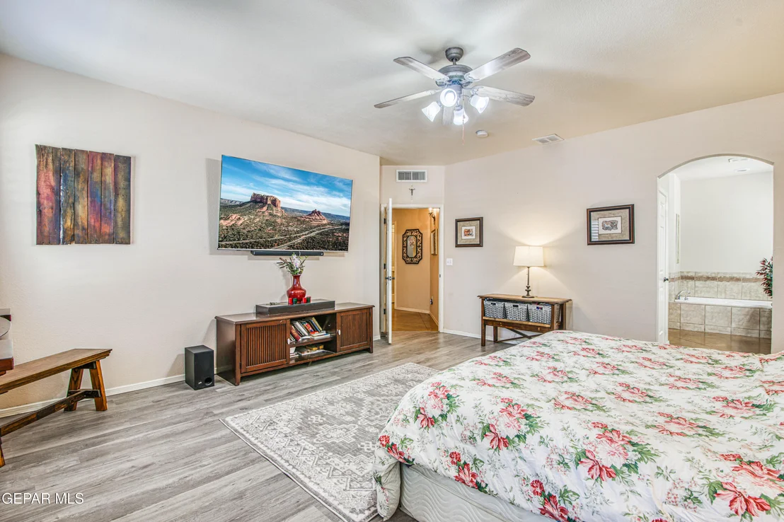 Photo of 5800 ANGEL Street