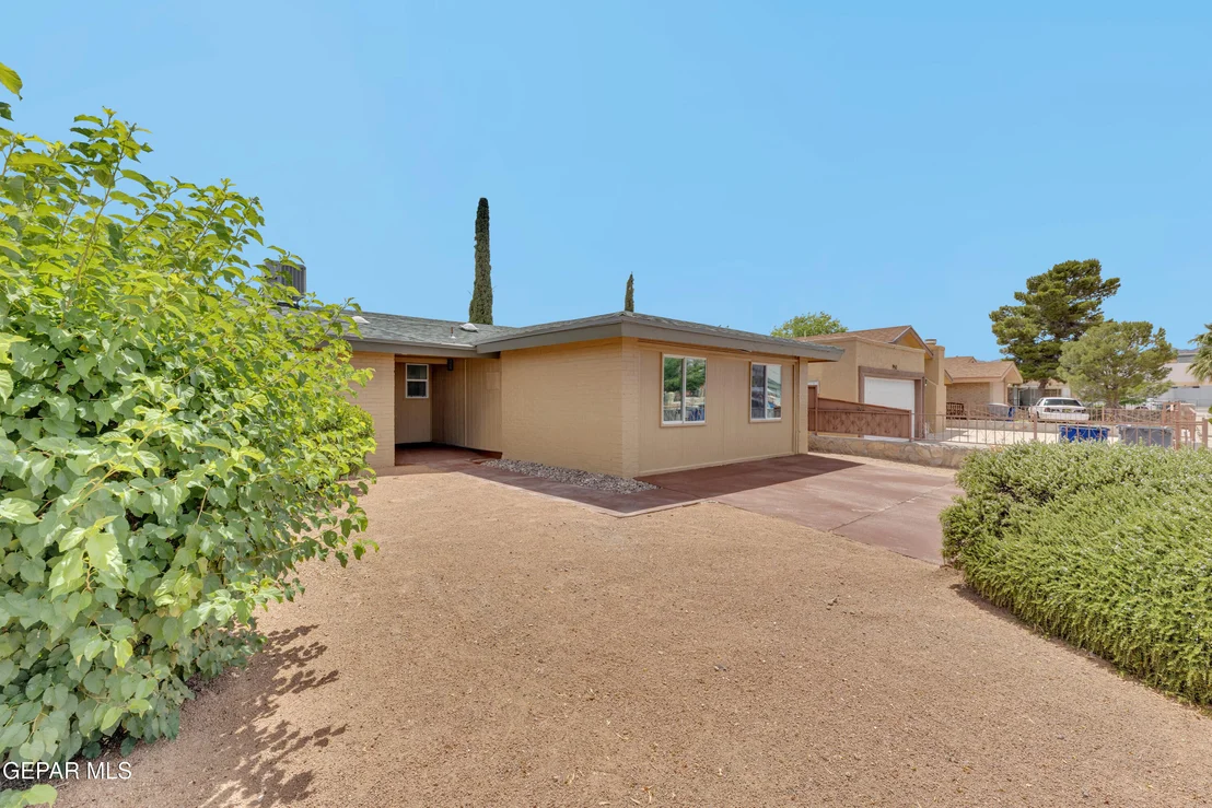 Photo of 9961 DESERT WILLOW Way