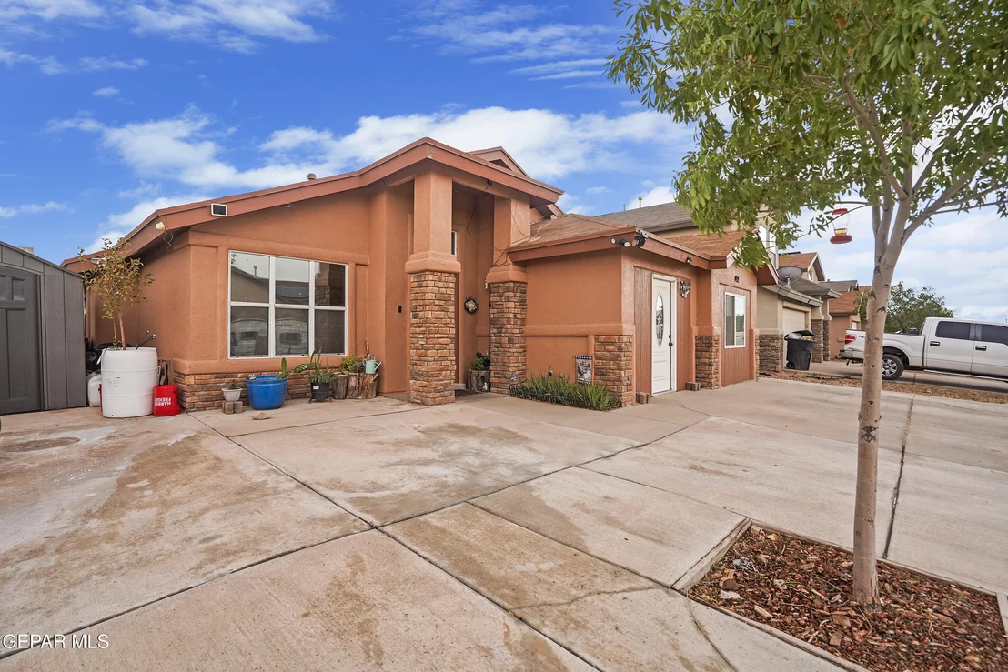 Photo of 492 COLDRIDGE VALLEY Place Place