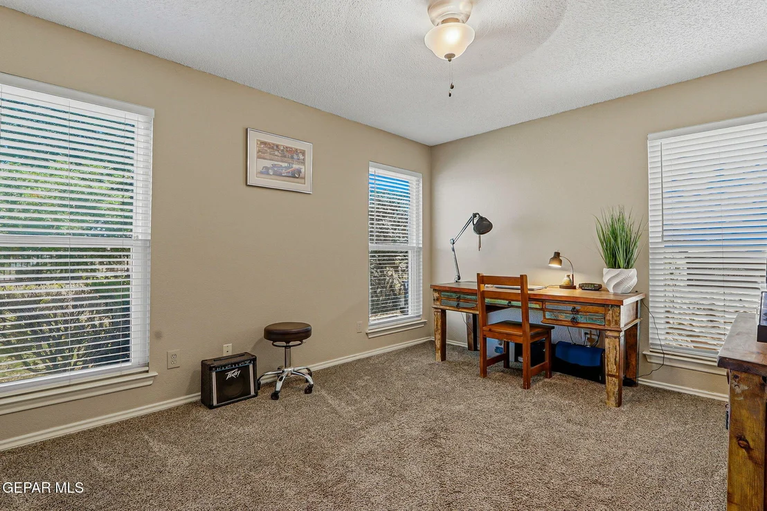 Photo of 805 BRUSSELS Way