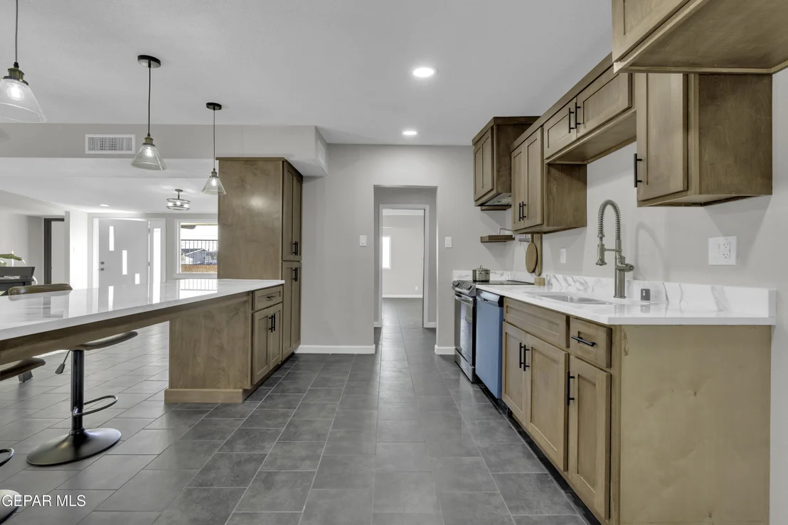 Photo of 7125 BANANA TREE Lane