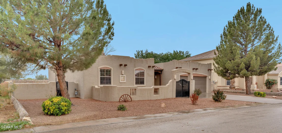 Photo of 1072 LOS MOROS Drive