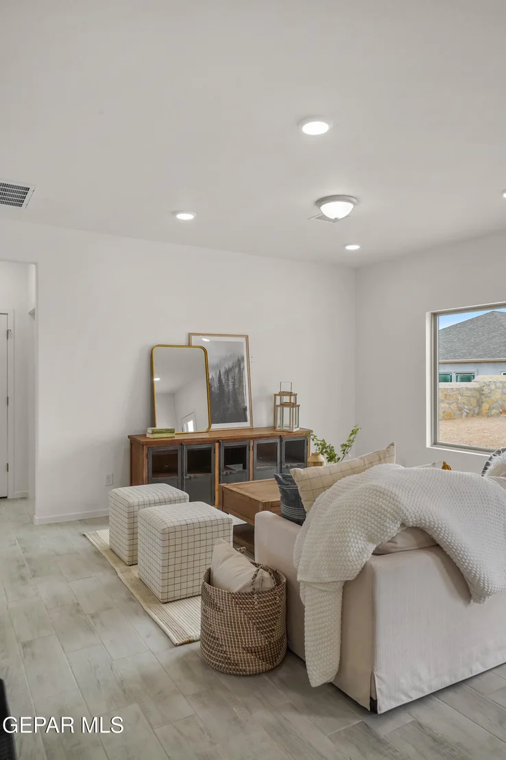 Photo of 13804 Summer Wave Avenue