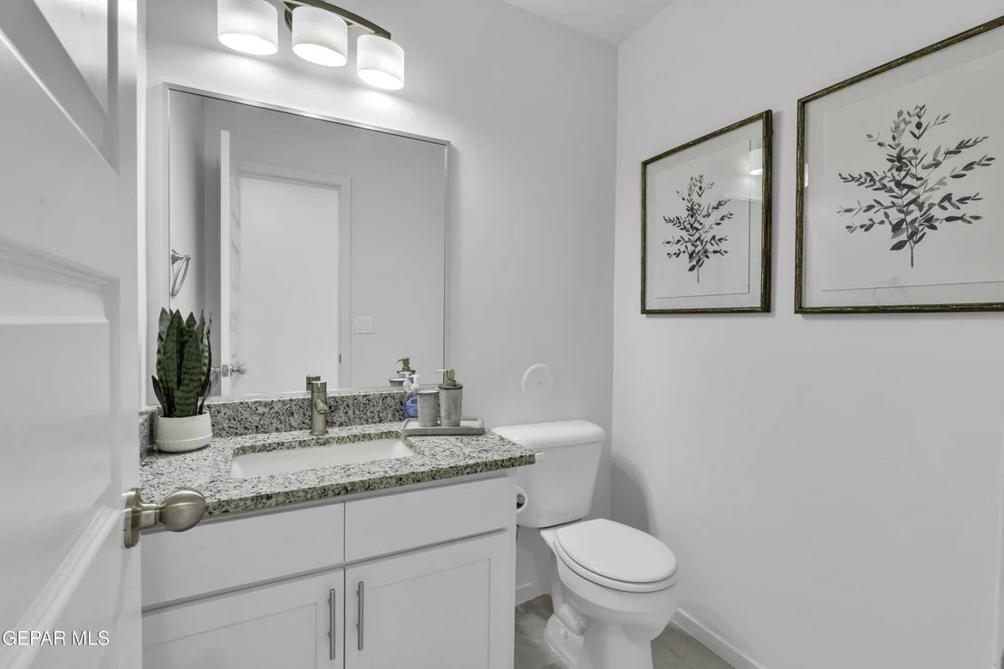 Photo of 904 SANDHURST Place