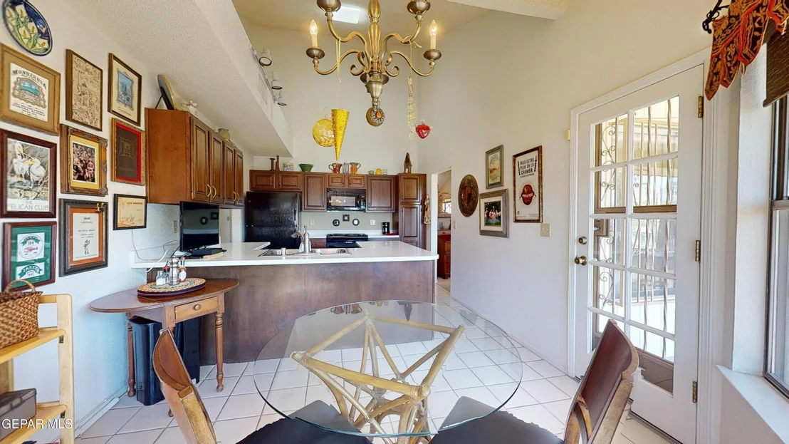 Photo of 724 CHELTENHAM Drive