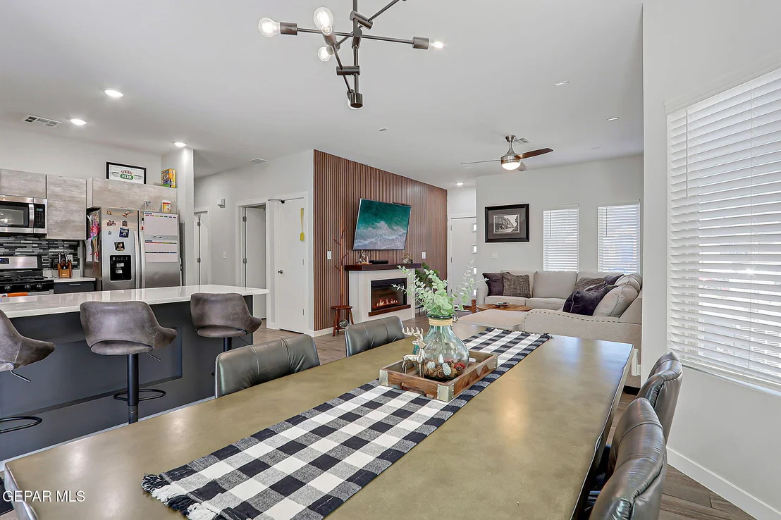Photo of 424 STETSON Drive