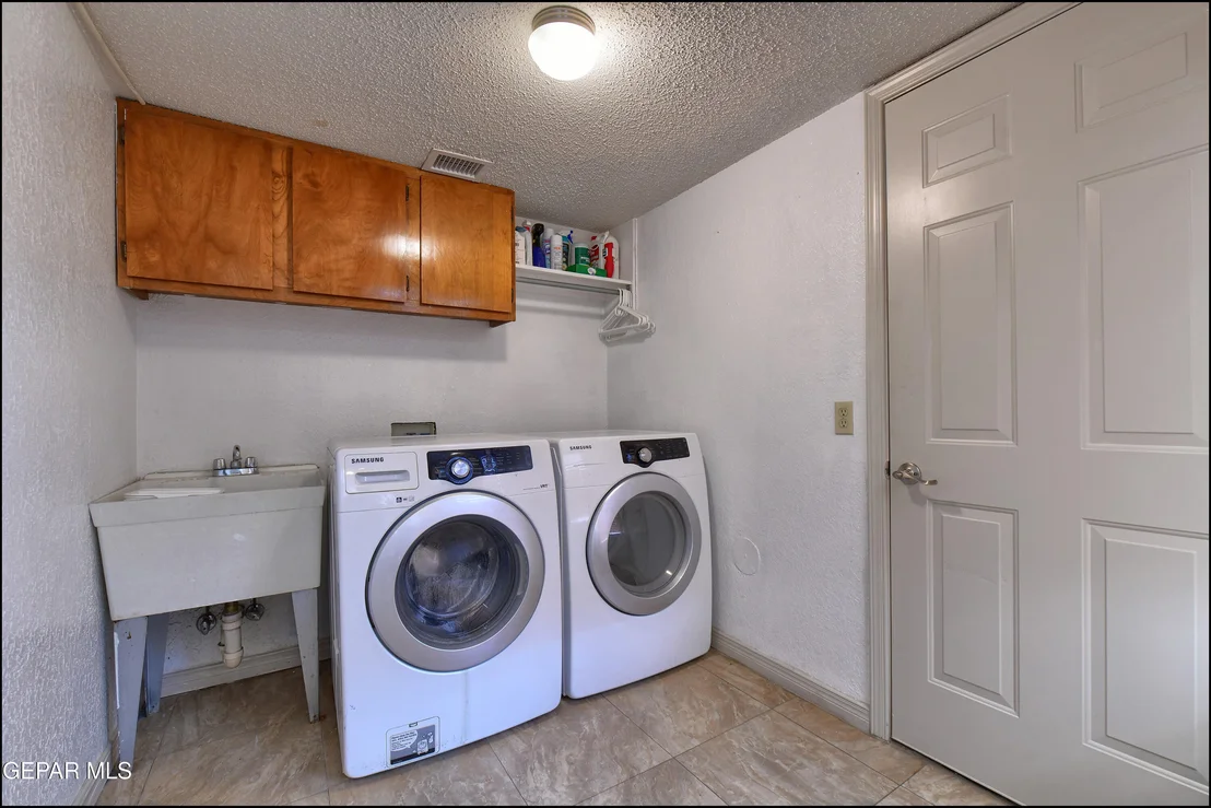 Photo of 7653 DIANJOU Drive
