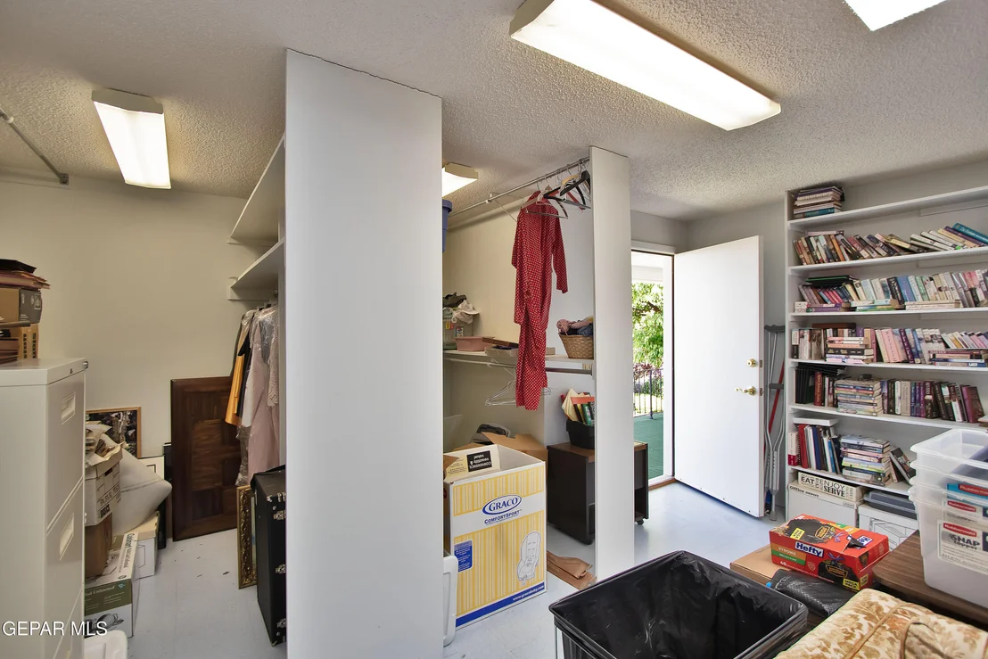 Photo of 517 Stonebluff Road