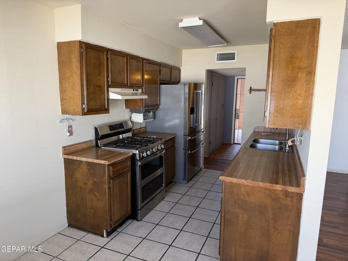 Photo of 1012 ONEIDA Drive