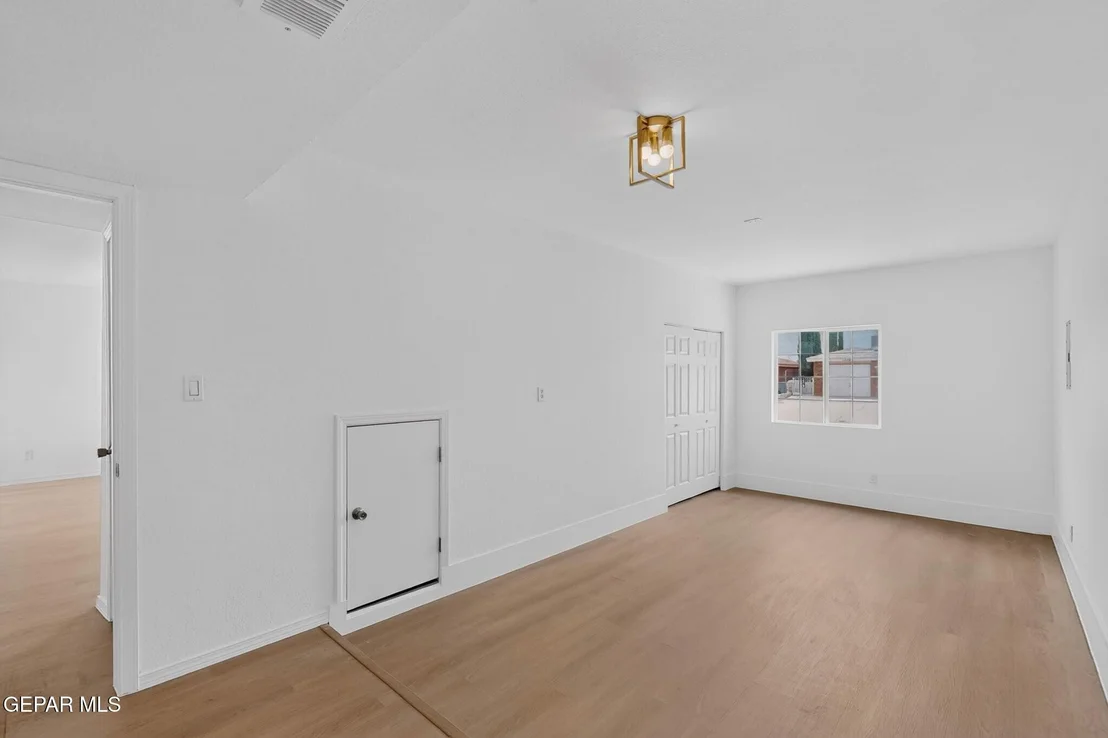 Photo of 12036 KINGS CREST Drive