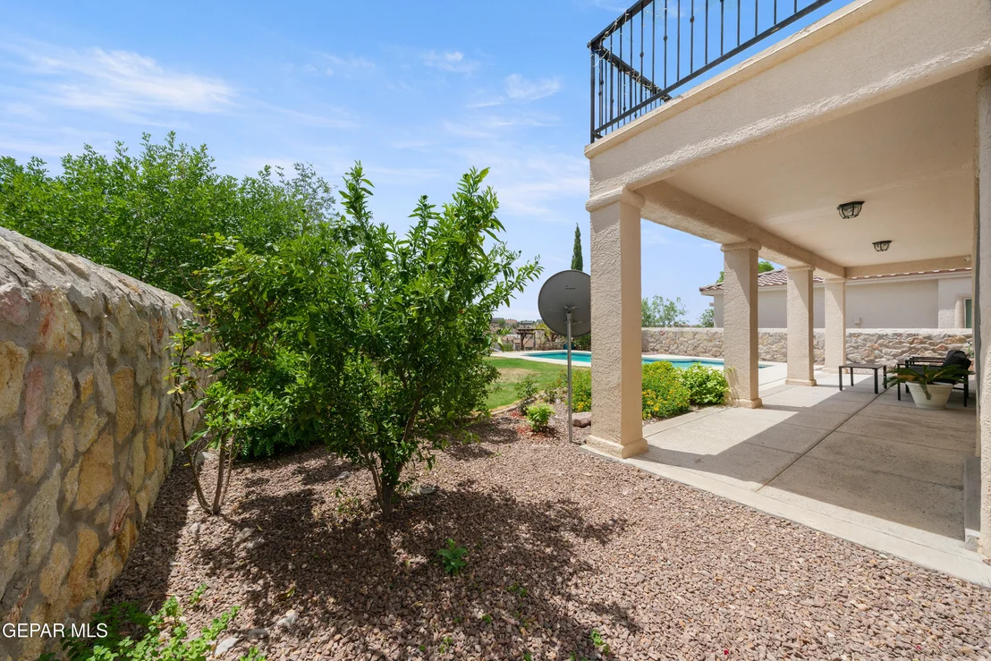 Photo of 7250 LONGSPUR Drive