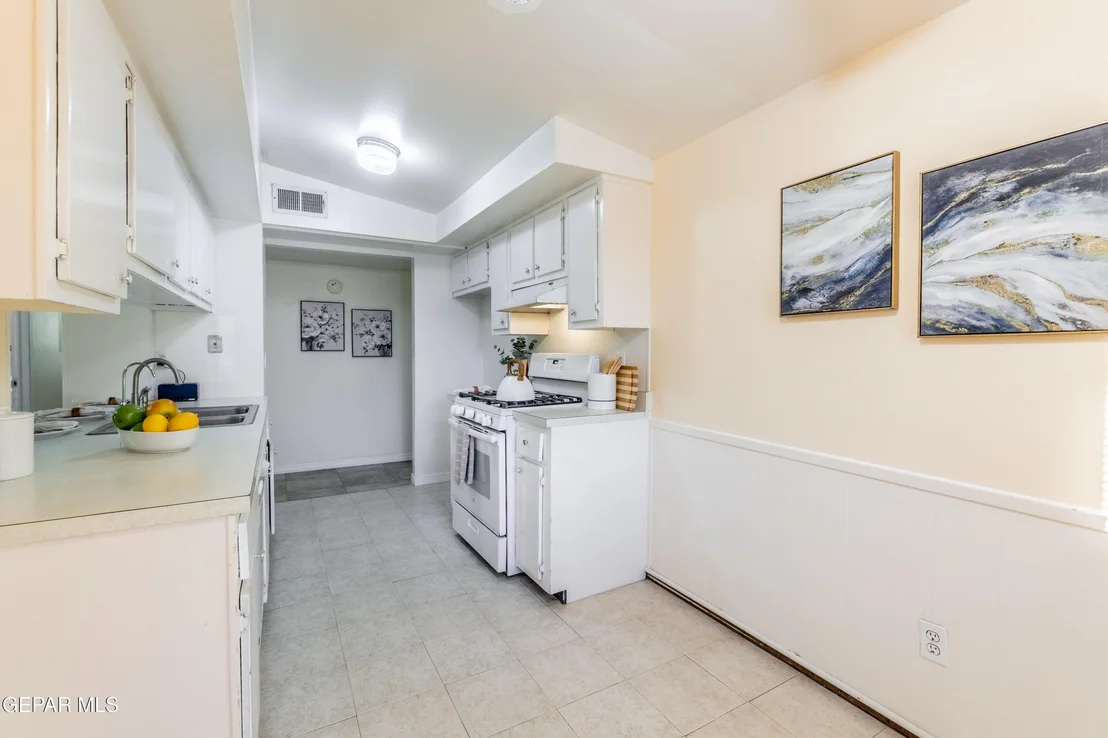 Photo of 332 CARNIVAL Drive