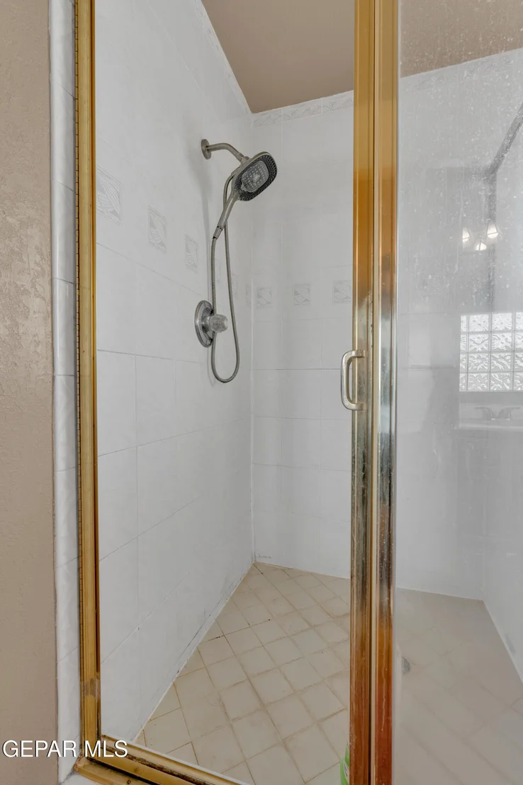Photo of 2121 GREENLEE Drive