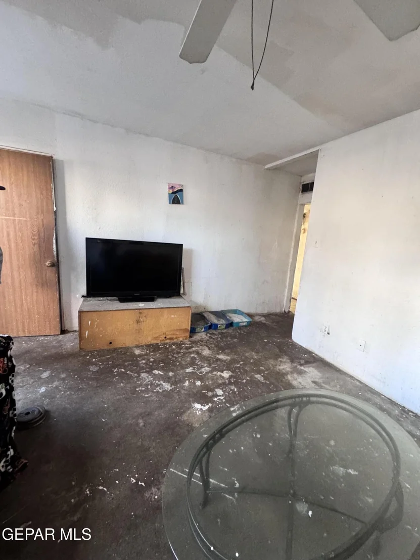 Photo of 7045 1st Street