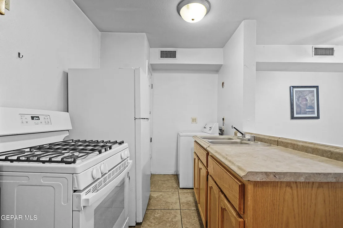 Photo of 412 1/2 DOLAN Street