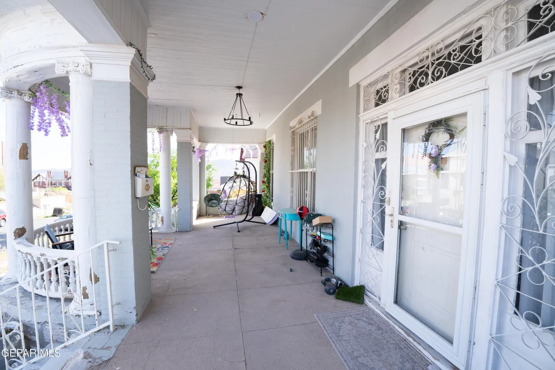 Photo of 521 RANDOLPH Drive