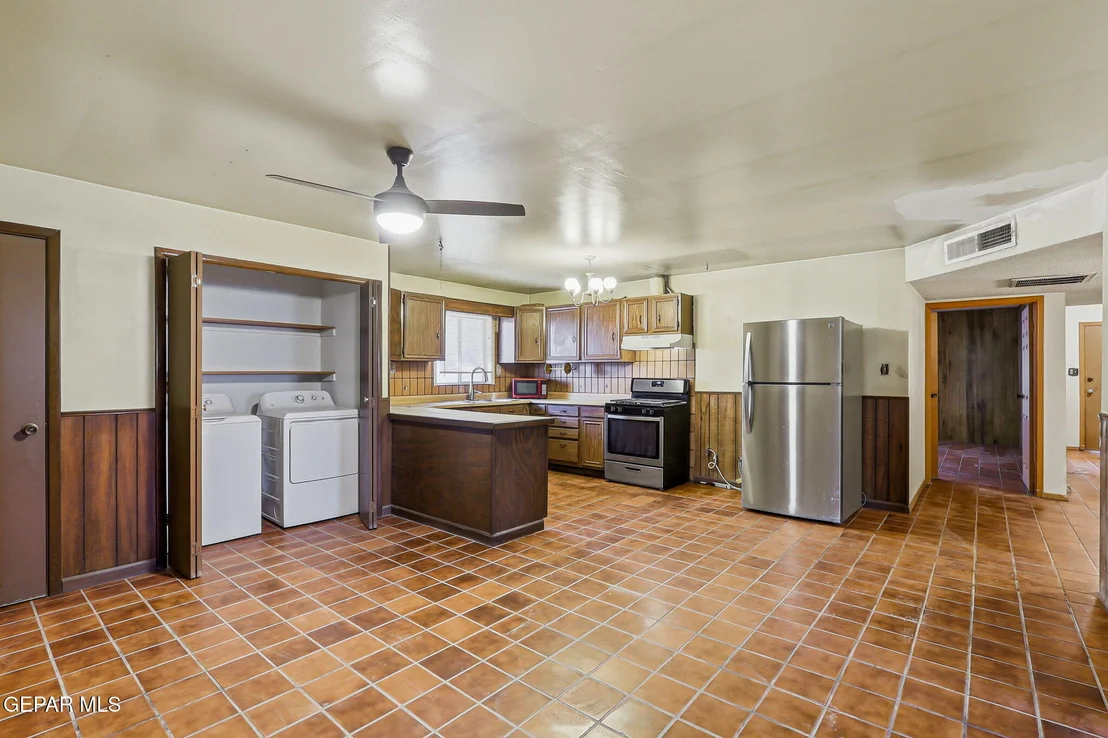 Photo of 762 DELHI Drive