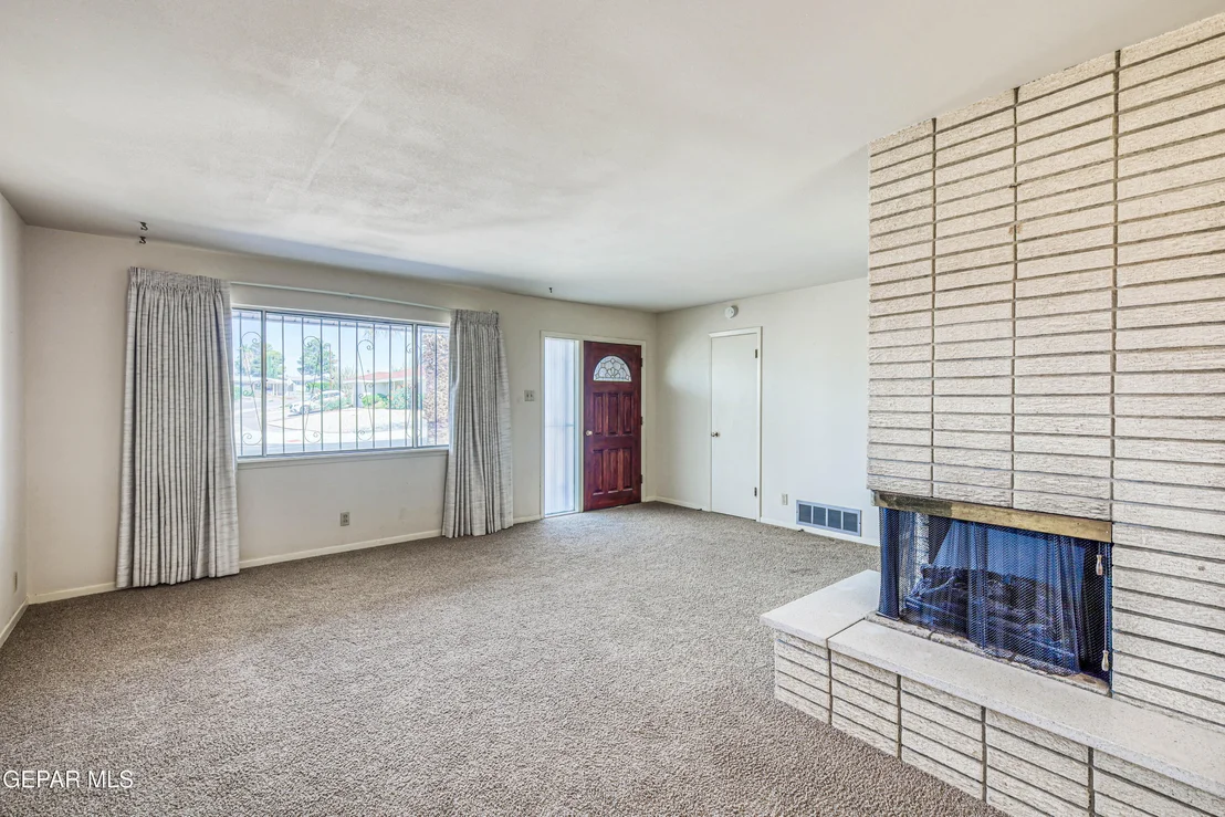 Photo of 309 DE LEON Drive