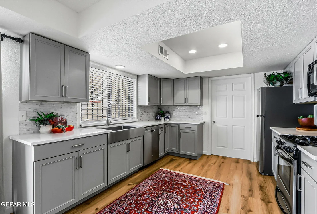 Photo of 5205 VALLEY SPRING Way