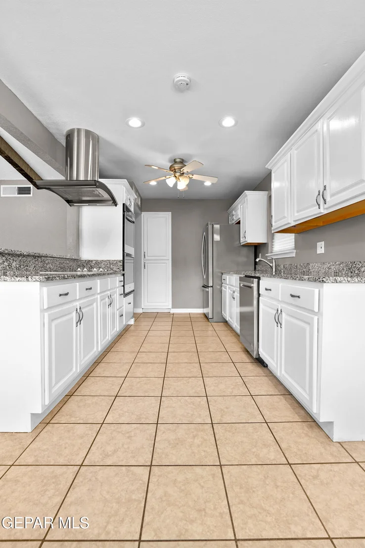 Photo of 700 DE LEON Drive