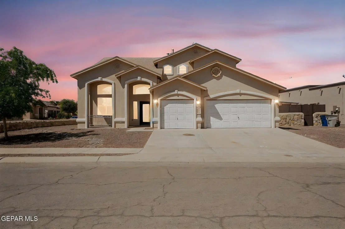 Photo of 3049 LOOKOUT POINT Drive