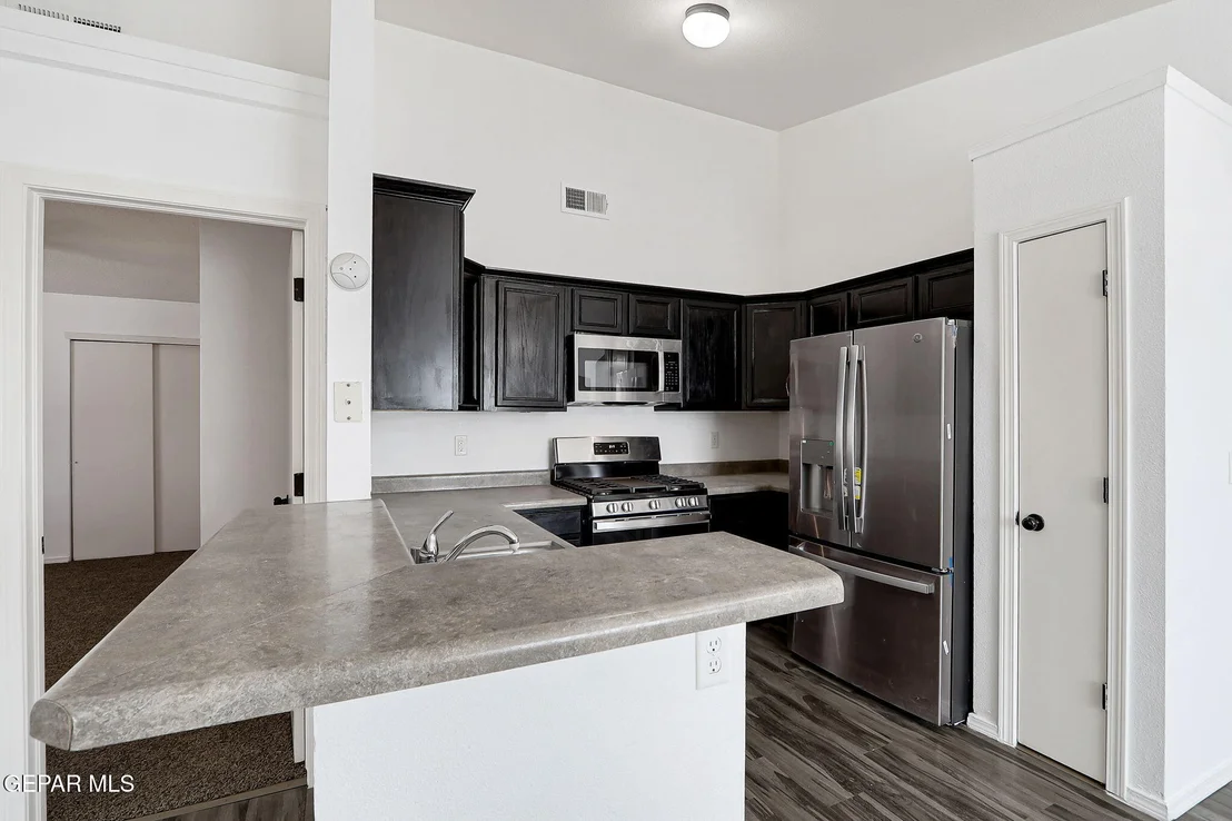 Photo of 12729 RAUL MENDIOLA Lane