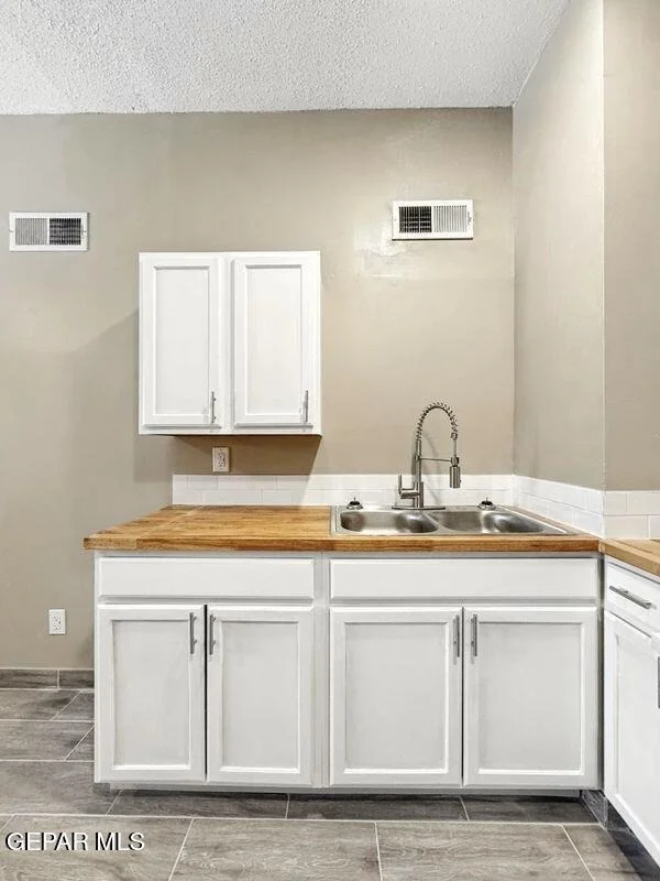 Photo of 7215 Barker Road