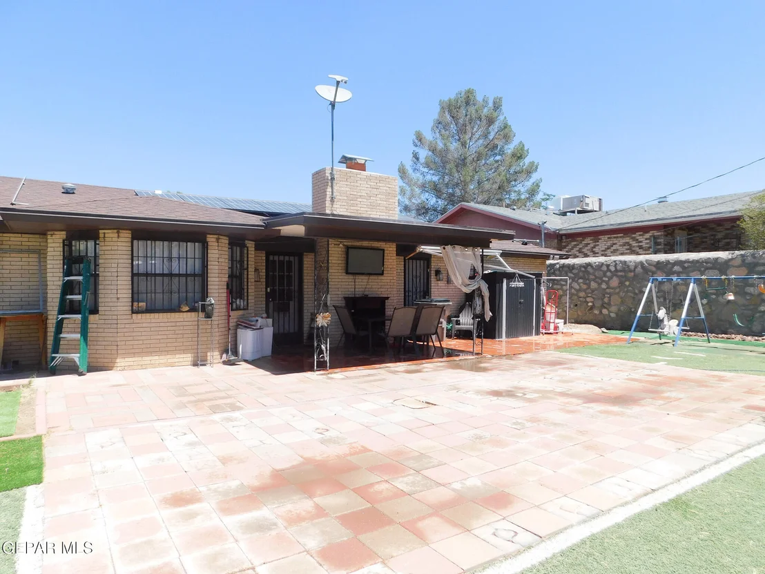 Photo of 624 DE LEON Drive