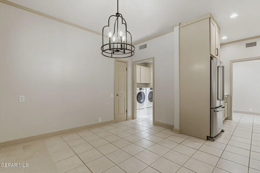 Photo of 1077 LOS JARDINES Circle