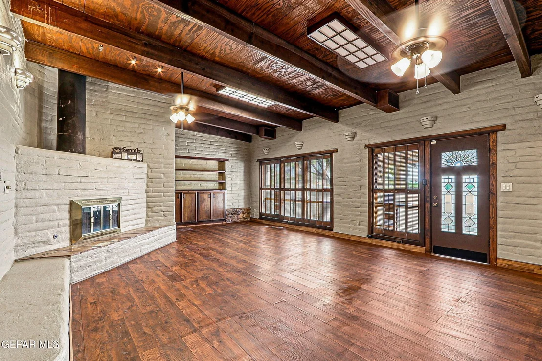 Photo of 6412 VIA DE ALBUR Court