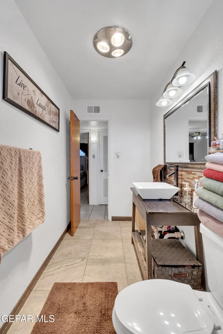 Photo of 3818 JACKSON Avenue