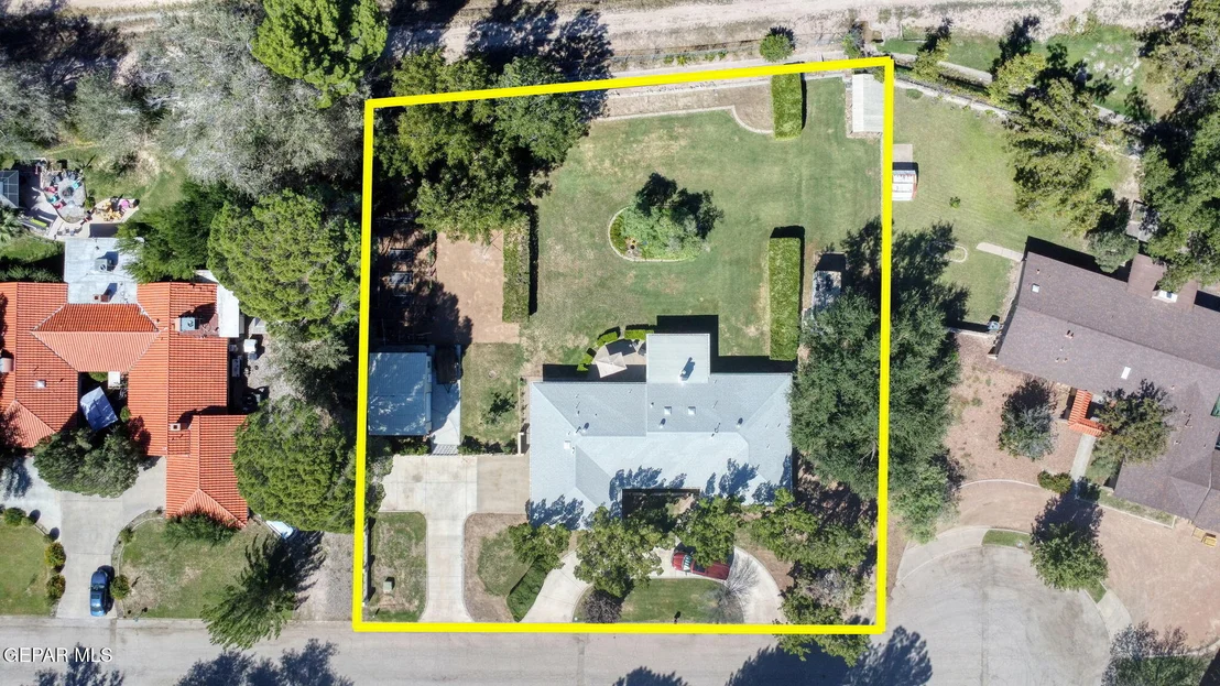 Photo of 717 LIVE OAK Drive
