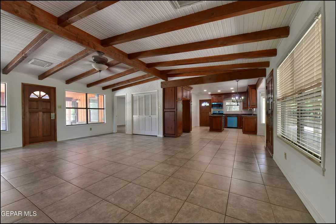 Photo of 6525 UPPER VALLEY Road