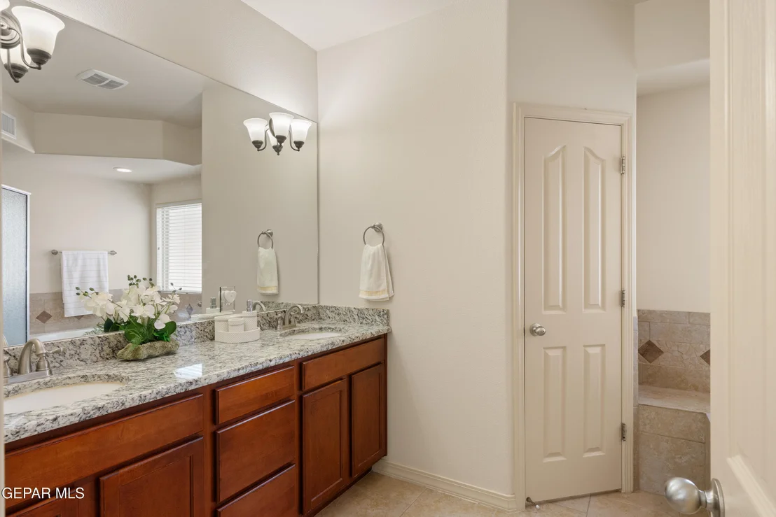 Photo of 7250 LONGSPUR Drive