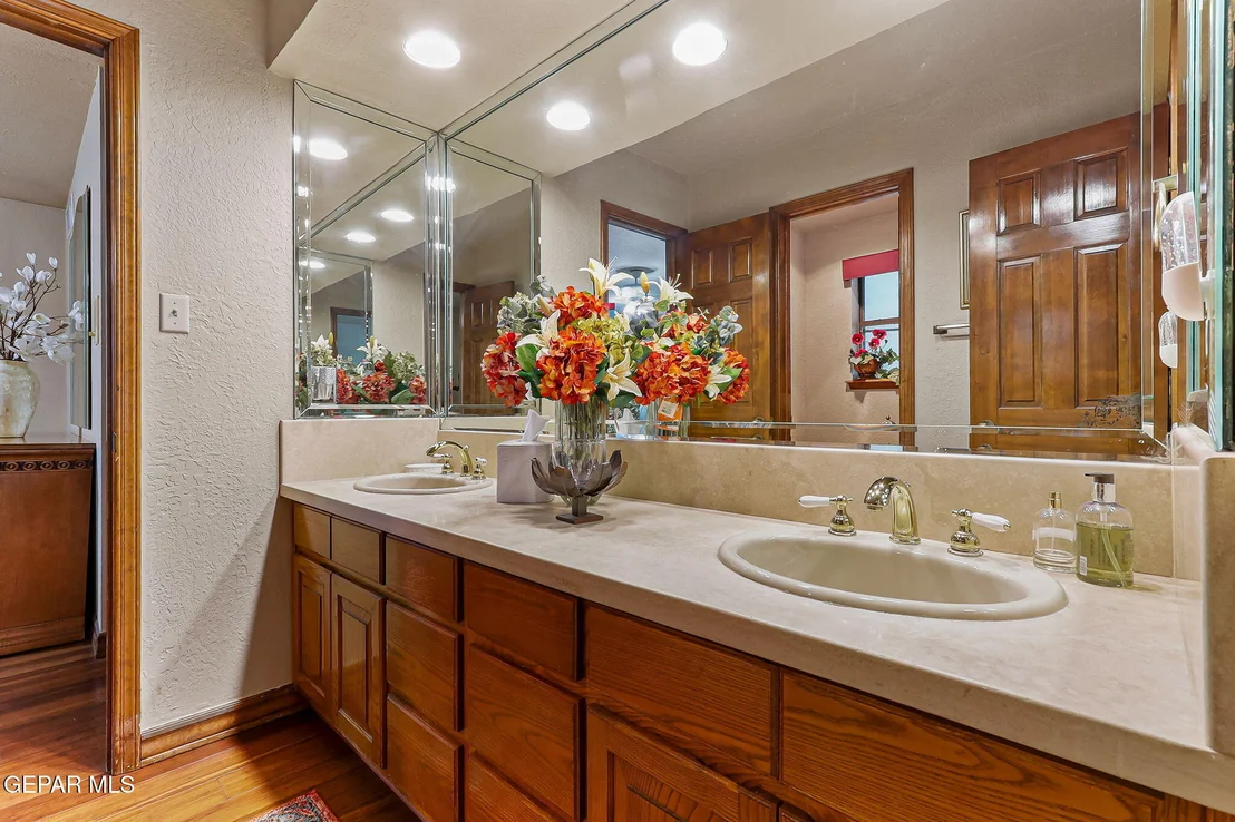 Photo of 628 SPRING CREST Drive