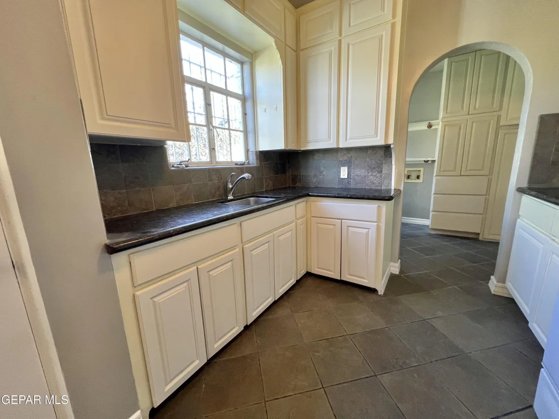Photo of 4785 CUMBERLAND Circle