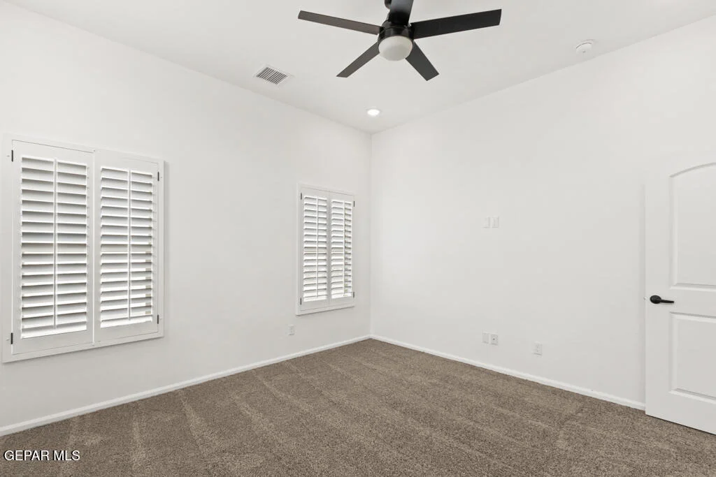 Photo of 15048 Laura Lane