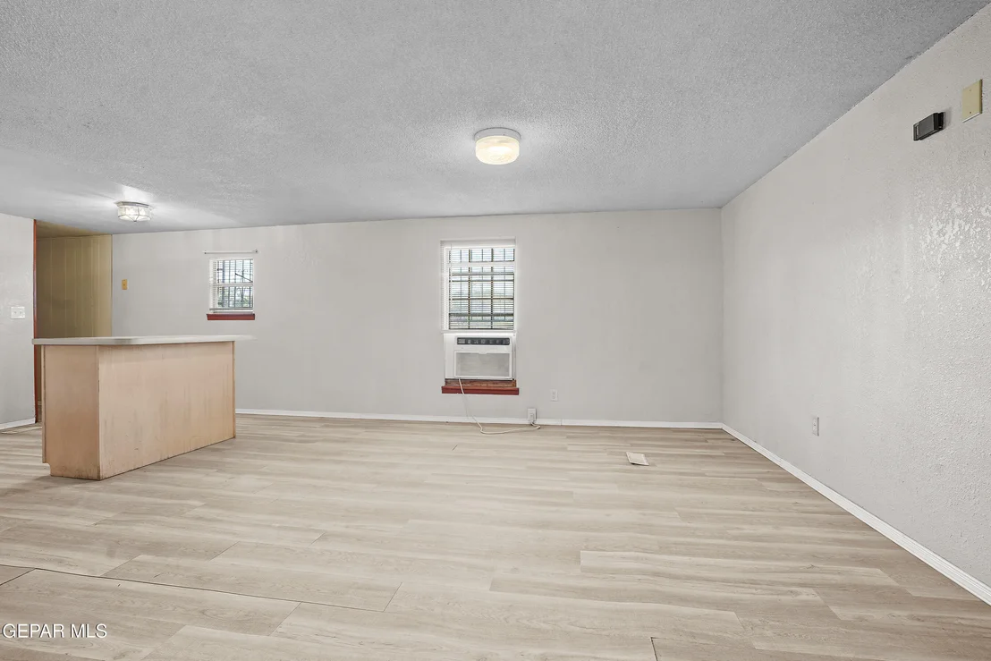 Photo of 300 RUFFIAN Way