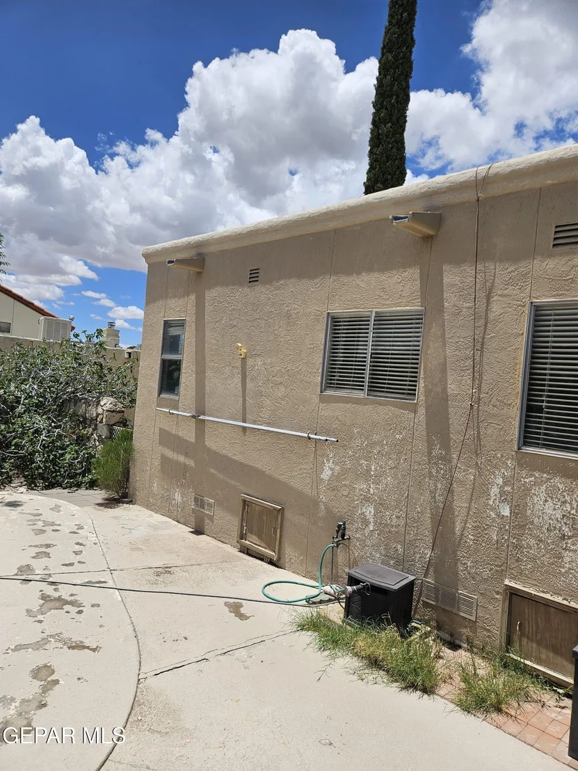 Photo of 704 ESPOLON Drive