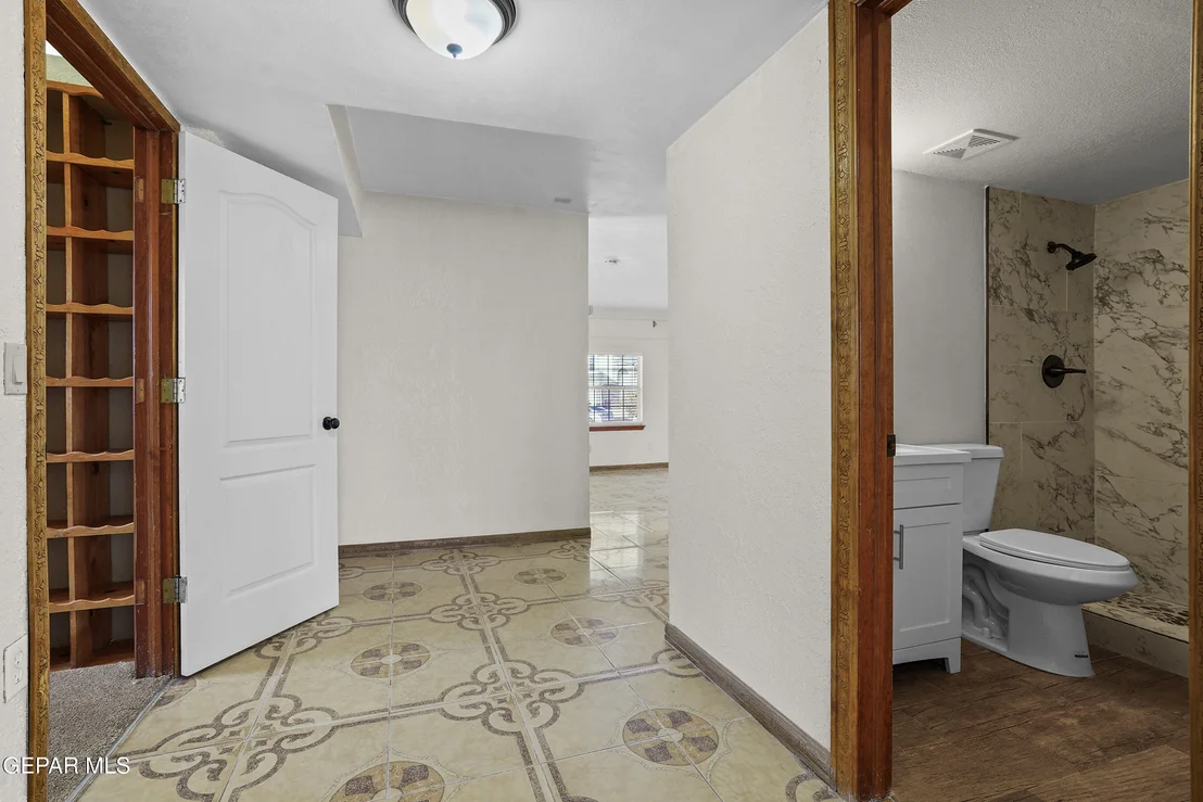 Photo of 3085 KINGS CROWN Place