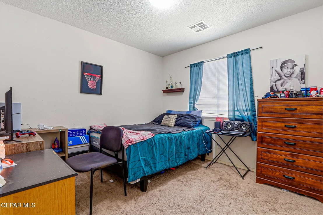 Photo of 616 VILLAS DEL VALLE Road