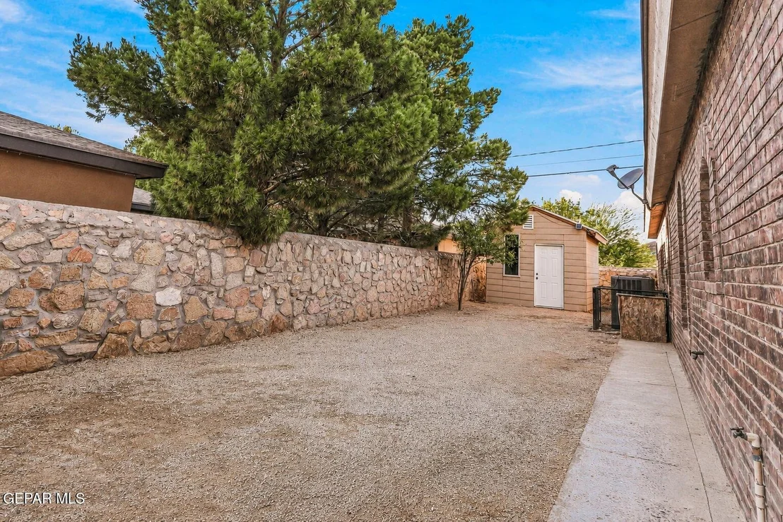 Photo of 411 BURKETT Drive