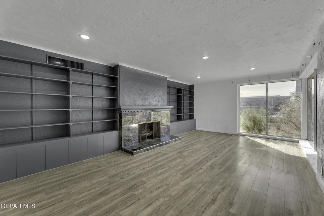 Photo of 2500 HAWLEY Circle