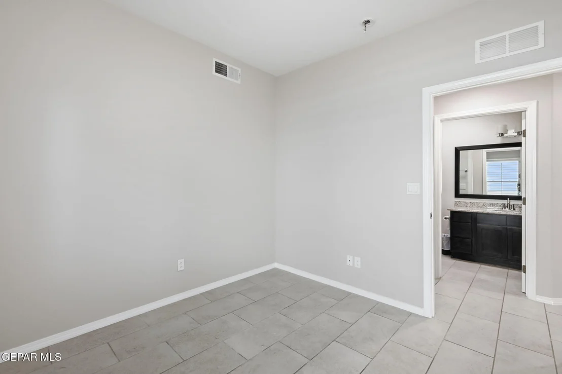 Photo of 220 ANGLESY Place