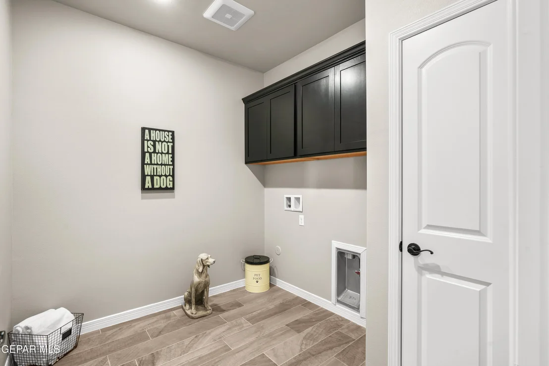 Photo of 12400 Amesbury
